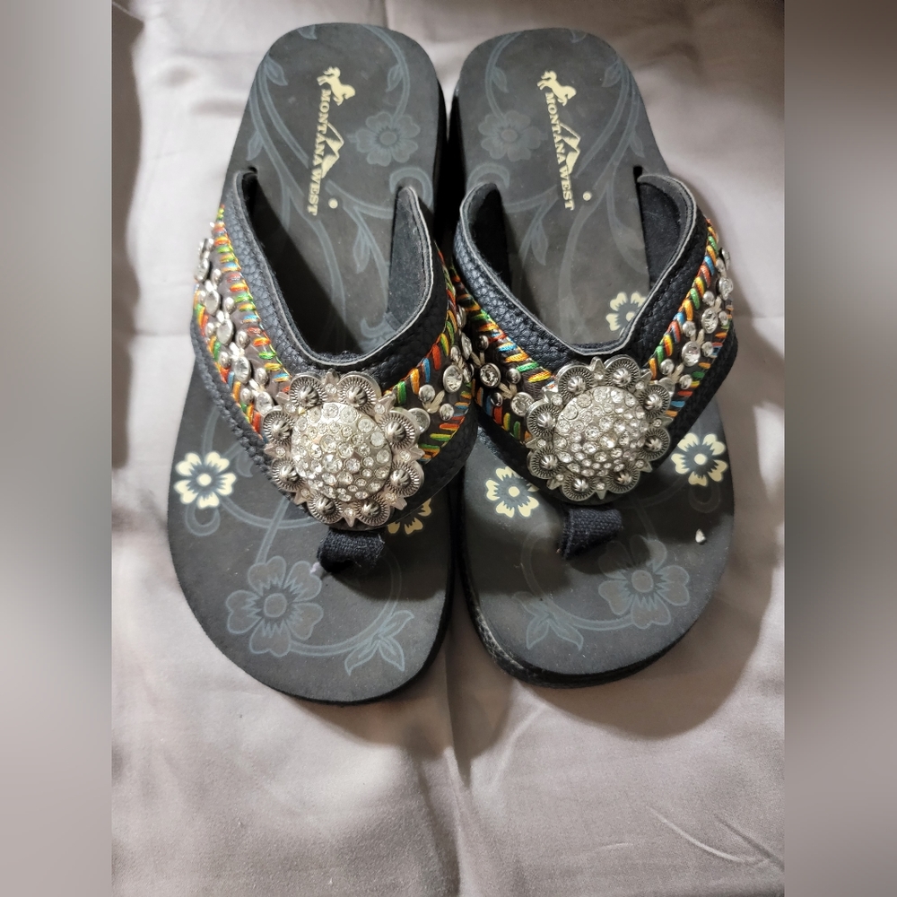 Montana west flip flops size 7
